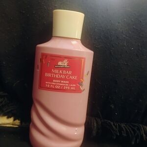 Bath & Body Works Milk Bar Birthday Cake Body Wash - Pink